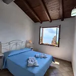 Laura Tanca Piras * Nebida